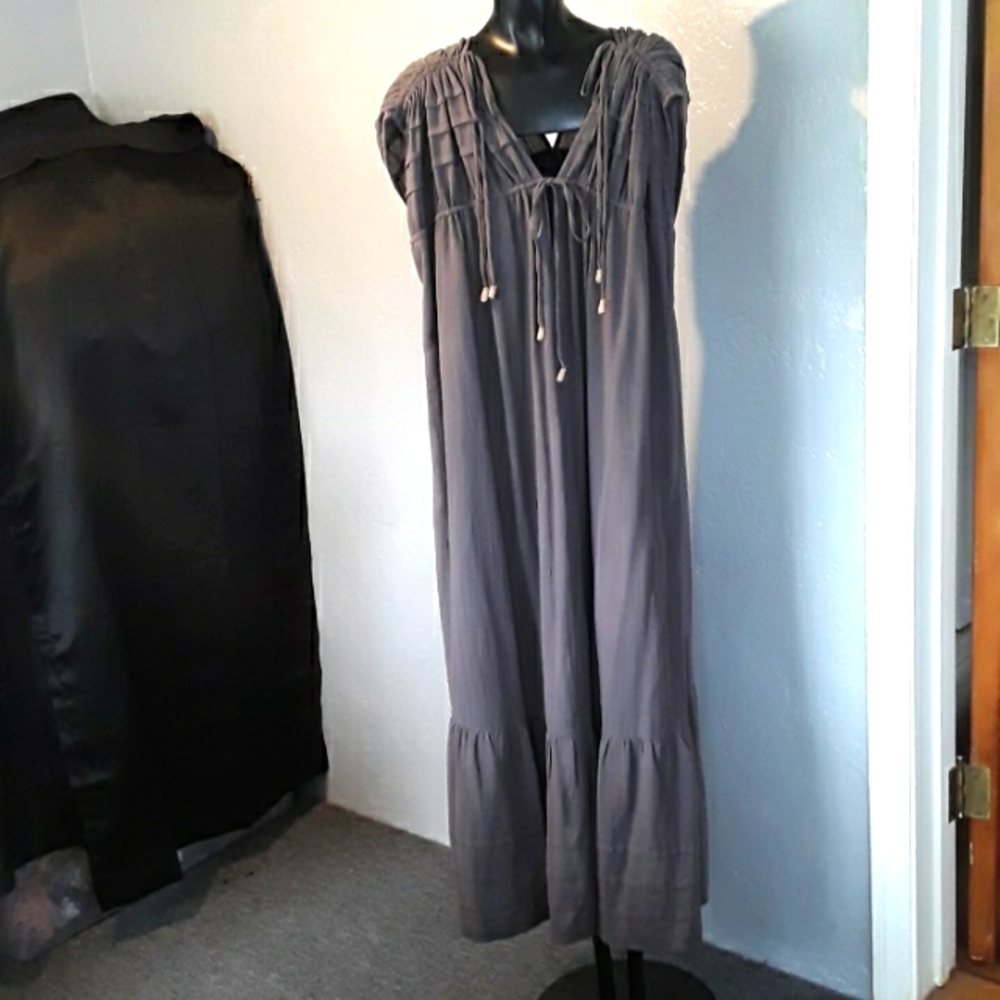 Free people. no label. Beautiful cotton maxi dress, new